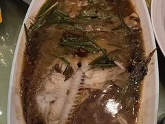 家常炖鲽鱼-龙香居海鲜浑锅家常菜·特色驴肉