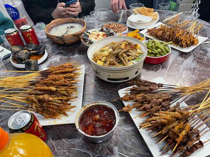 悟空烧烤(风度柏林店"光谷这边店铺更新变动其实比较大的,很多店.