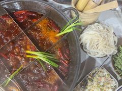 -正贰捌经重庆老火锅(建设路店)