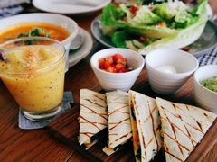 -ROAST coffee & eatery