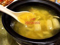 爆款当红一品鸡汤-上海小南国(金桥国际广场店)