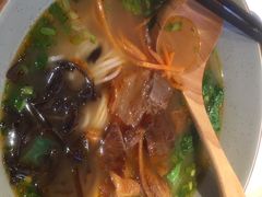 -百春原湖南牛肉粉(百联世纪店)