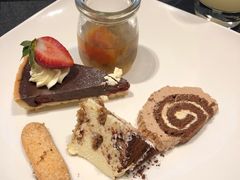 甜点小蛋糕-厦门艾美酒店·新食谱西餐厅