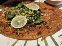 香茅草烤鲈鱼-一坐一忘云南菜(卓悦中心)