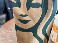 -星巴克(西安益田假日世界店)