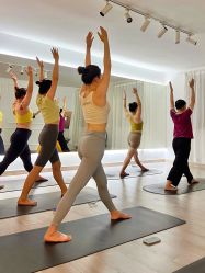 -闺蜜瑜伽·普拉提女性塑形馆