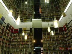 -钟书阁(松江泰晤士小镇店)