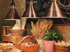 现烤披萨-松山湖凯悦酒店·Café自助餐厅·周末火舞秀表演