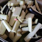 养生茄子大蒜配，连蒸带捣味儿绝配