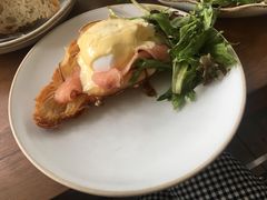 班尼迪克蛋-ROAST coffee & eatery