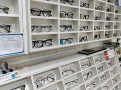 -诺柯视眼镜-蔡司依视路官方工厂店(淞南一店)