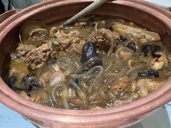 小鸡炖蘑菇-关东小磨东北菜(漕河泾印象城店)