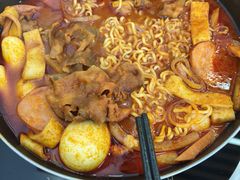-三清洞摩西韩式年糕火锅(威高广场店)