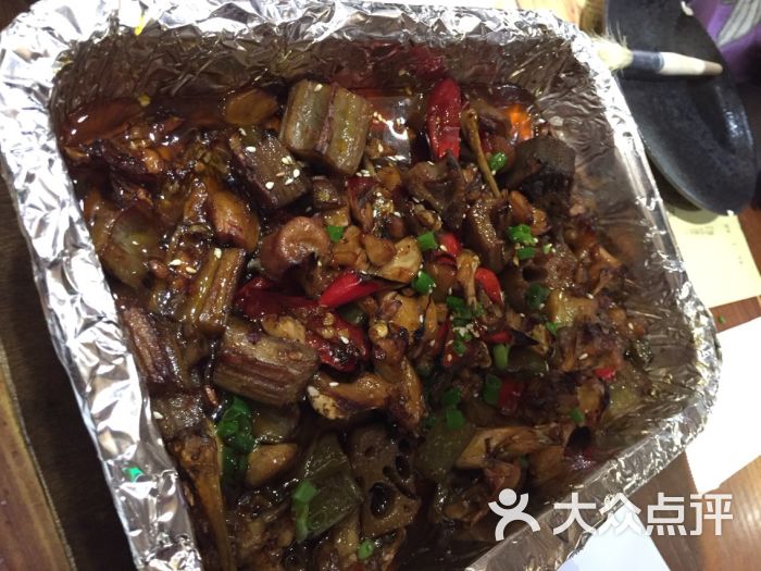 赵小姐不等位(木头人店)