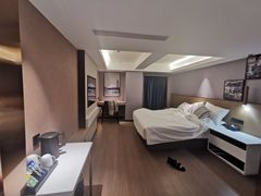 豪华大床房-雅斯特酒店(春熙路太古里店)
