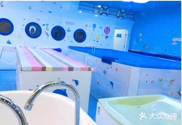 婴幼儿游泳馆