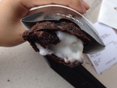 黑白派-麦当劳(成都时代奥特莱斯店)