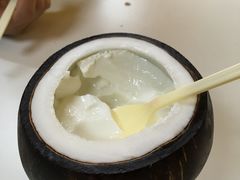 -志龙皇冠吃货椰子铺