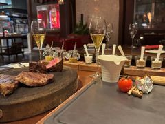 -恰餐厅及酒吧 CHAR Bar & Grill (北京丽都皇冠假日店)