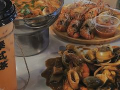 -席娜卡琳火车铁道夜市