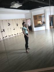 -静待花开瑜伽尊巴会馆