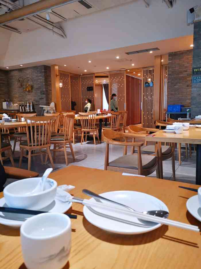 小随园花园餐厅(东航云锦天地店)-"下午在旁边喝茶,晚上顺便就在小