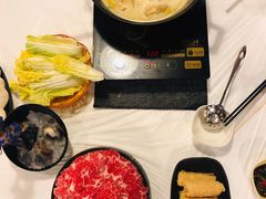 -鲜入围煮花胶鸡海鲜火锅