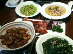 菱角米烧猪尾，砂锅泥鳅烧鹅掌，绝味稻田鸭，辣得跳，椒汤茶油蛙，砂锅野芹菜，青豆米炒河虾，-御湾·浅水湾·贺胜土鸡汤(潜山店)
