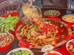 -烧哥美蛙肥肠鱼火锅·十五年社区店