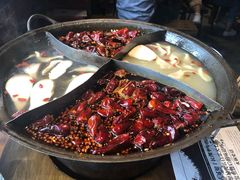-白乐天毛肚火锅馆(解放碑店)