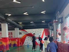 -悦动体能篮球羽毛球网球(三里河店)