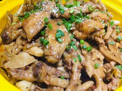 -多嘴肉蟹煲(华联店)