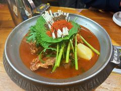 土豆排骨火锅（辣）-喇喇排骨火锅·传统韩式脊骨汤(望京西园总店)