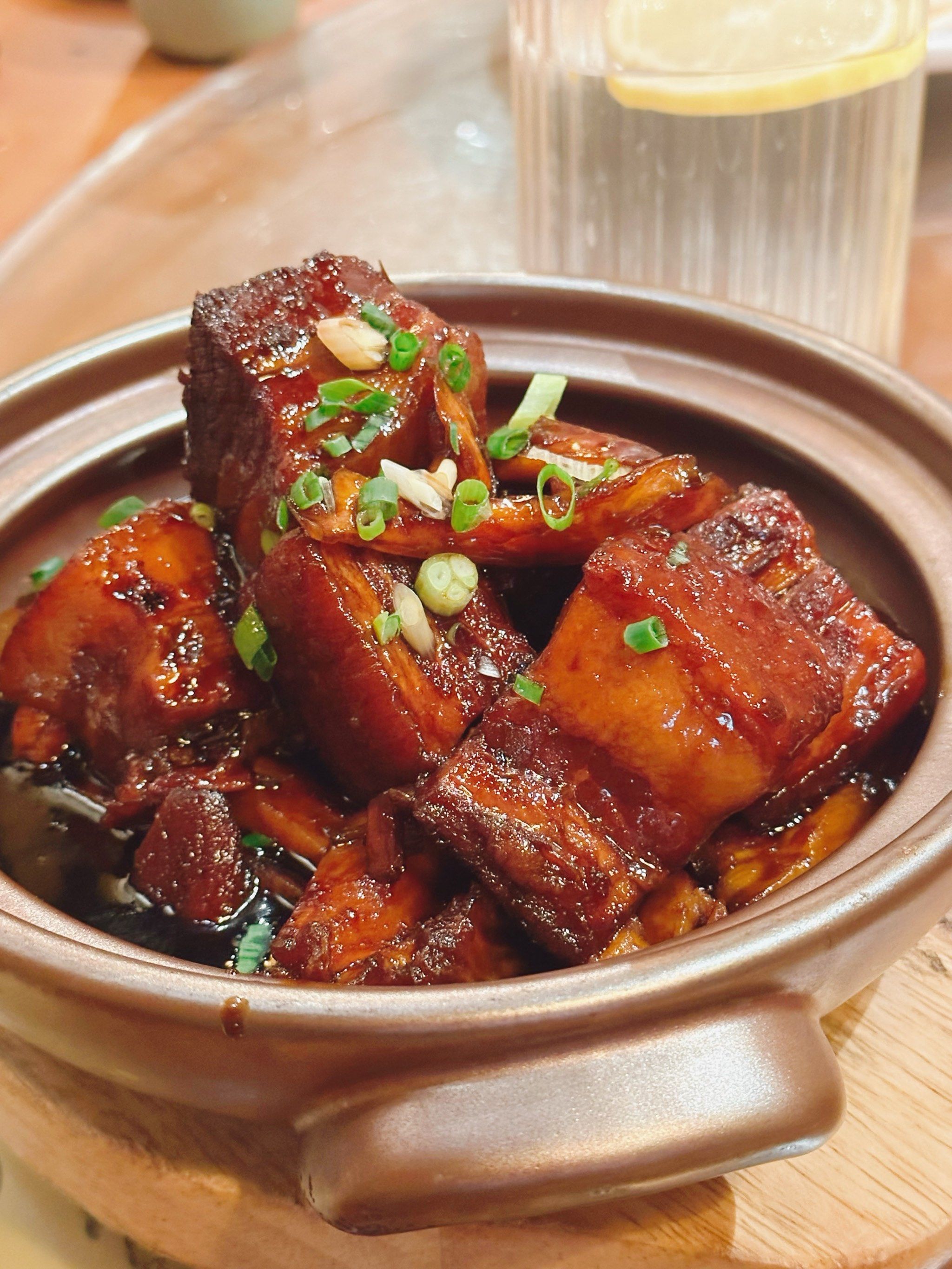 大口吃红烧肉的幸福感