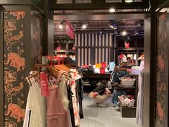 -Hollister Co(杭州万象城店)