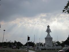 -皇家田广场(อนุสาวรีย์ทหารอาสา)