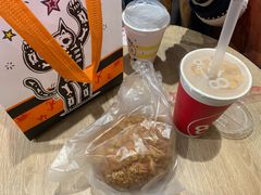 -85度C(生甜甜圈研究工坊·上海松江人民北路店)