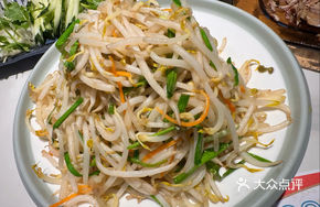 Stir-fried Garlic Shoots with Bean Sprouts