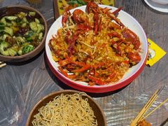 -老街烧烤大排档·地道湖北菜·龙虾馆(汉口火车站店)