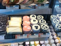 -星巴克臻选(莘庄仲盛店)