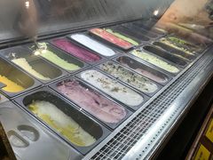-莓园冰淇淋店