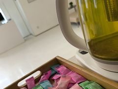 -卡罗酒店(东门晒布地铁站店)