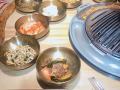 十道正宗韩国小菜-金顺韩式烤肉·网红烤肉店(广利路店)