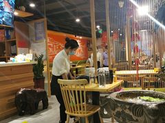 大堂-风光老灶麻辣香锅(大成路翠微百货店)
