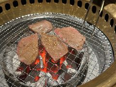 -山川小町·极番烧肉(新地假日广场店)