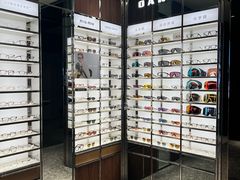 -LensCrafters亮视点·OAKLEY精选(静安嘉里中心店)