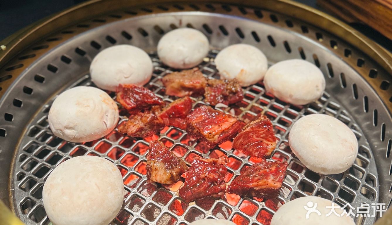 蓝港的这家也是升级装修后的 菜品随意点不会踩雷