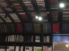 -钟书阁(松江泰晤士小镇店)