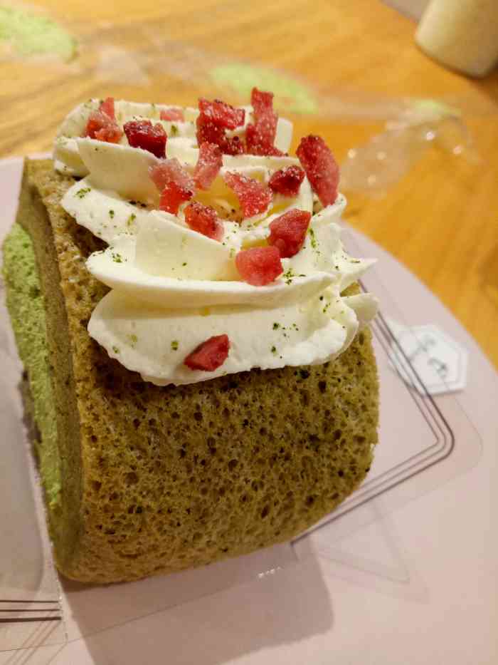 tata cake studio-"经常在他们家订生日蛋糕,家里老人都很爱吃.