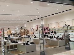 -hotwind热风(世纪东方广场店)